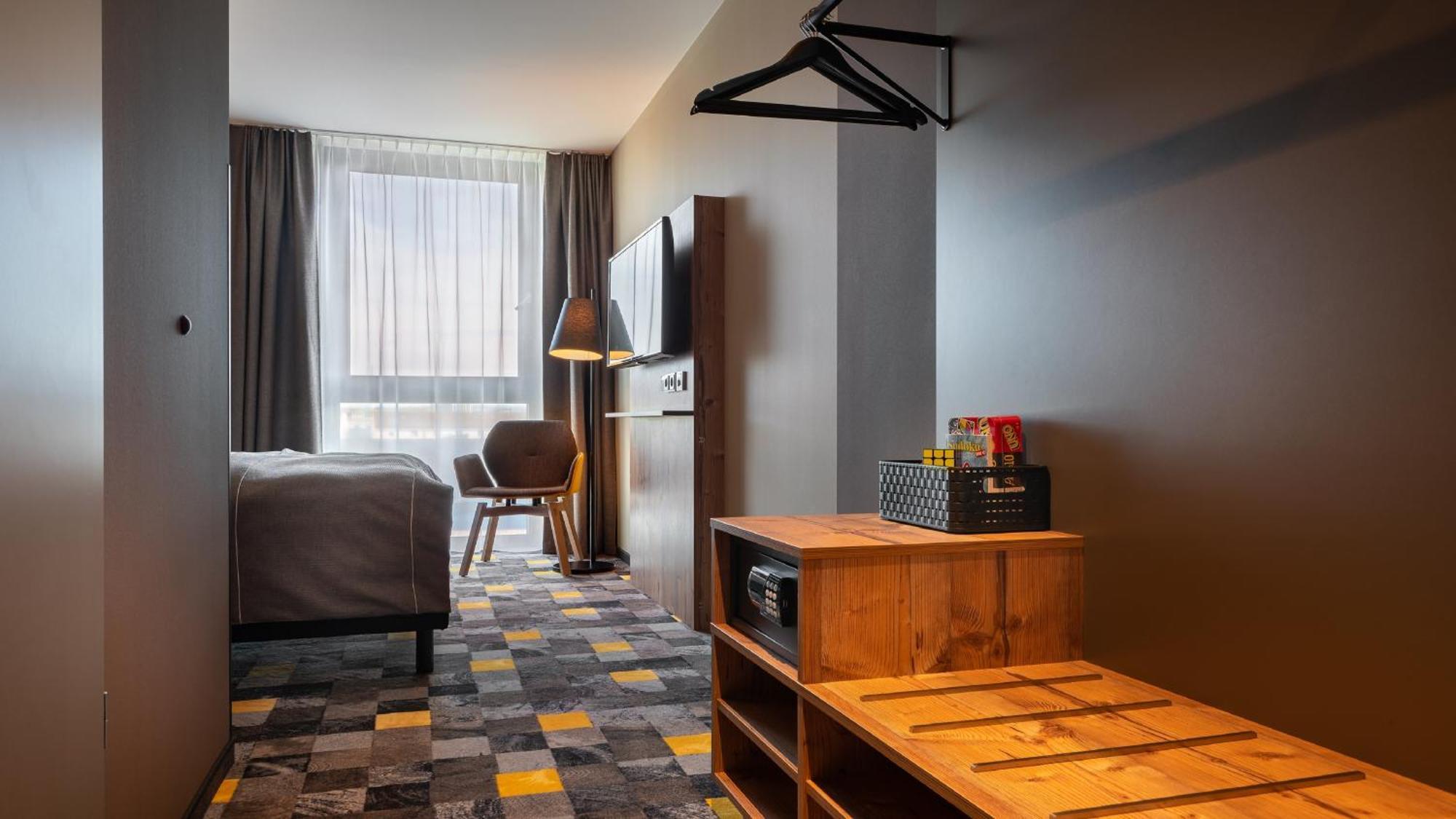 - The Niu, Timber Esslingen By Ihg 3*