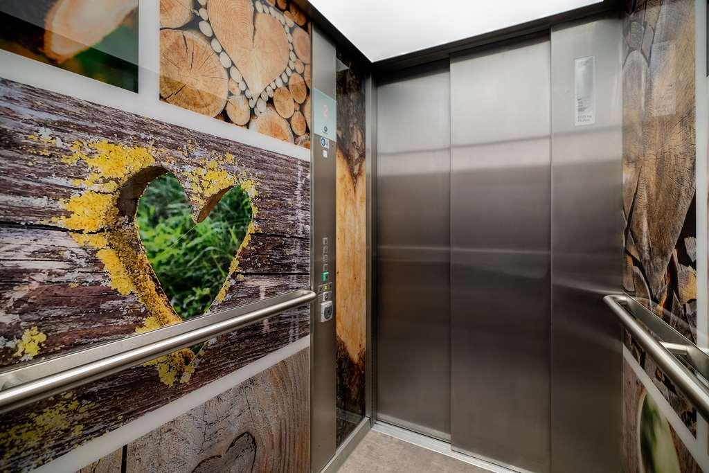 - The Niu, Timber Esslingen By Ihg 3*
